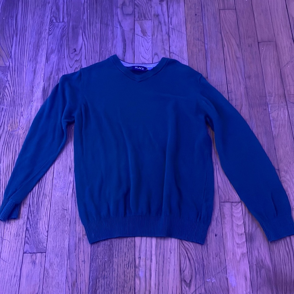 Green sweater, kids size 10/12